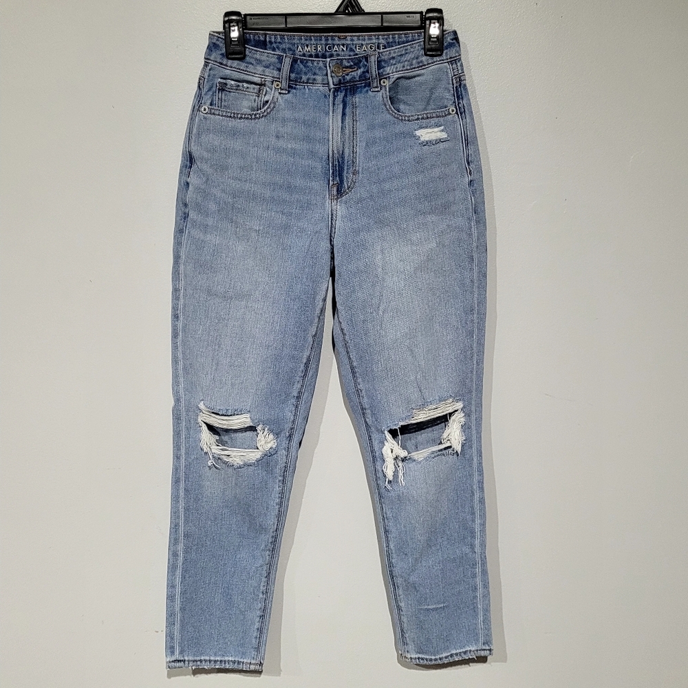 American Eagle Distressed High Rise Mom Jeans Size 2 Short